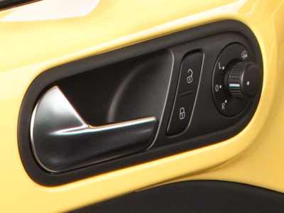2012 Volkswagen Beetle 2.5L w/Sound/Nav PZEV