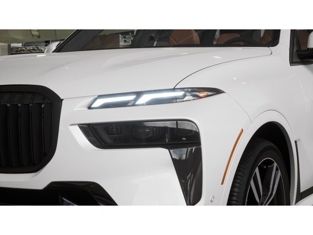 2027 BMW X7 Base