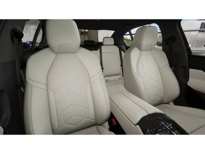 2027 BMW 550e Base