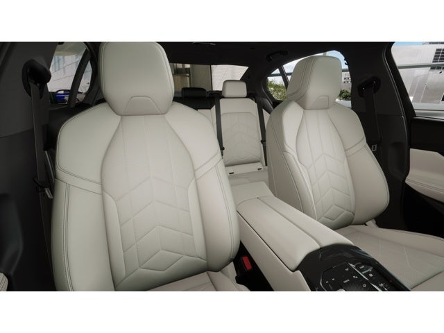 2027 BMW 550e Base