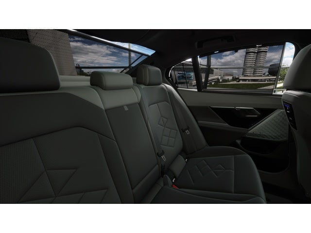2027 BMW 550e Base