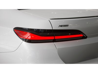 2026 BMW 750e xDrive Base