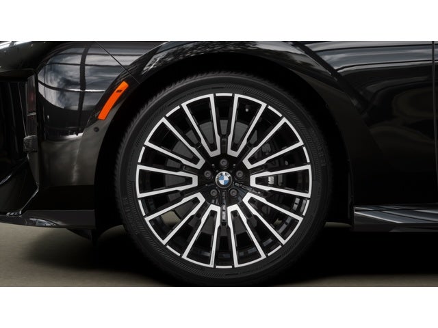 2027 BMW 740i Base