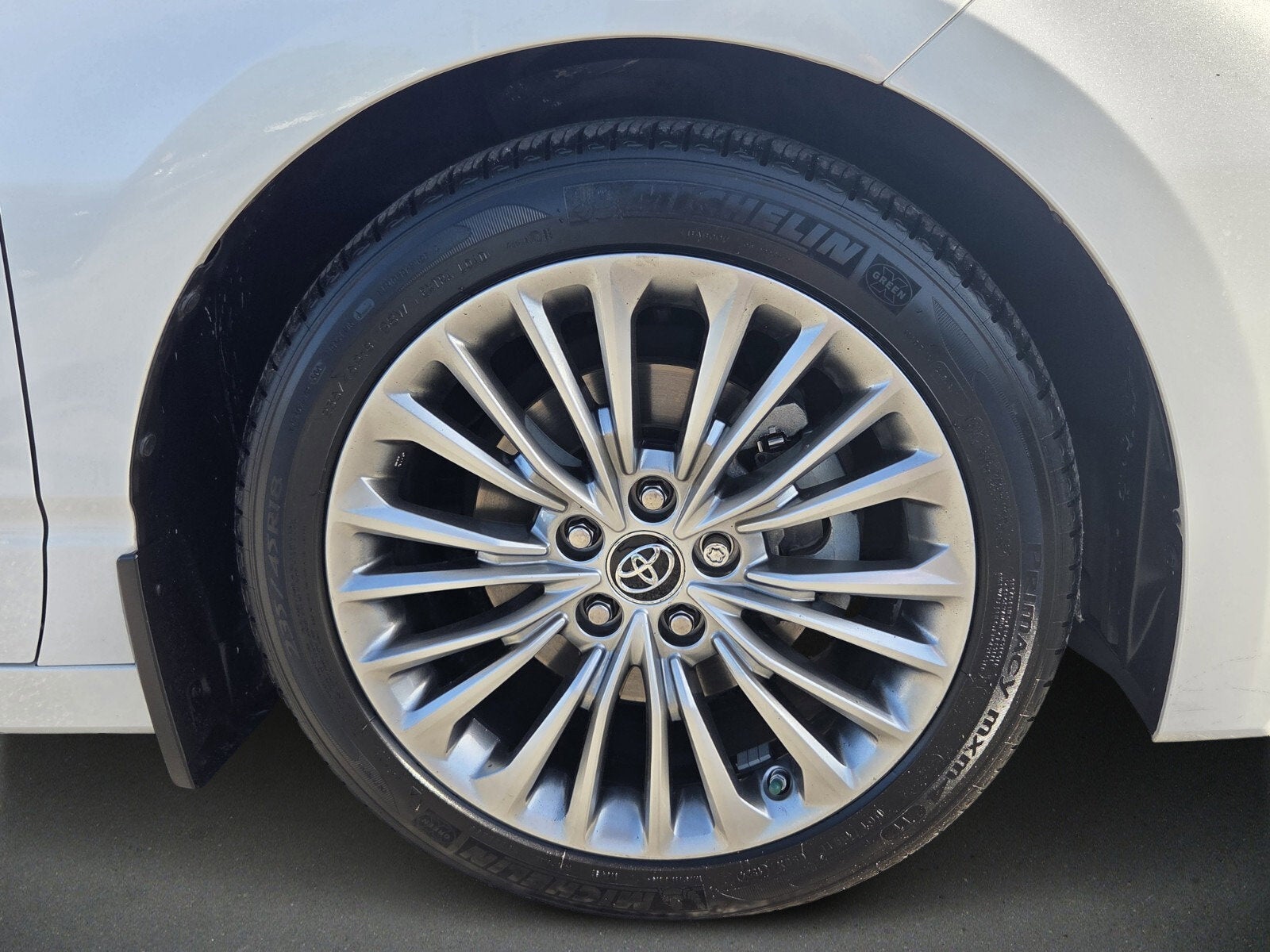 2019 Toyota Avalon Base