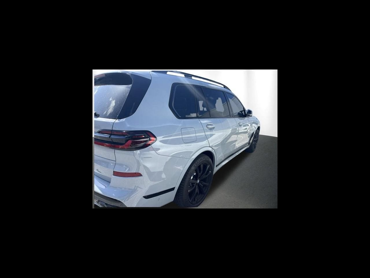 2024 BMW X7 M60i