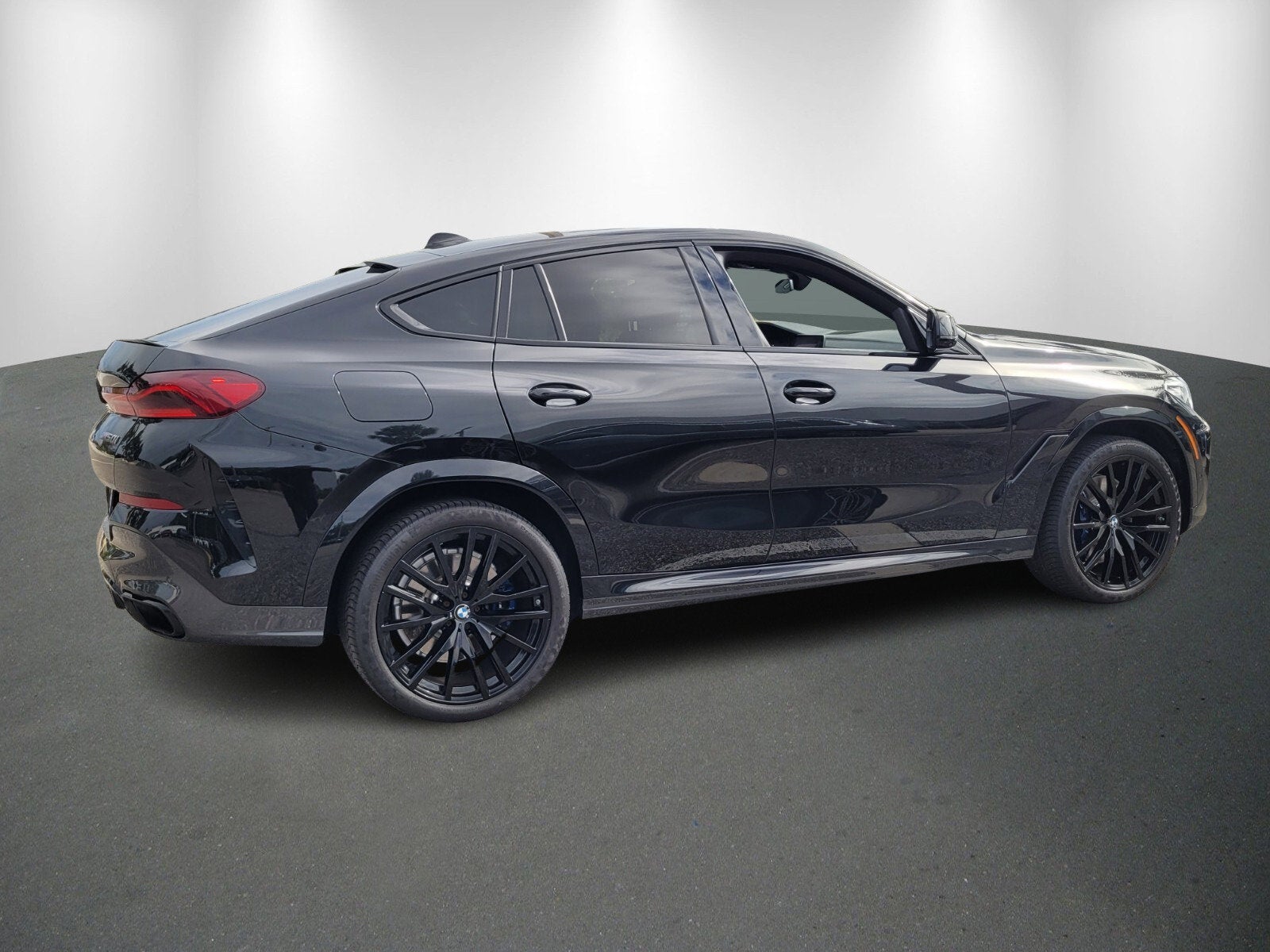 2021 BMW X6 M50i