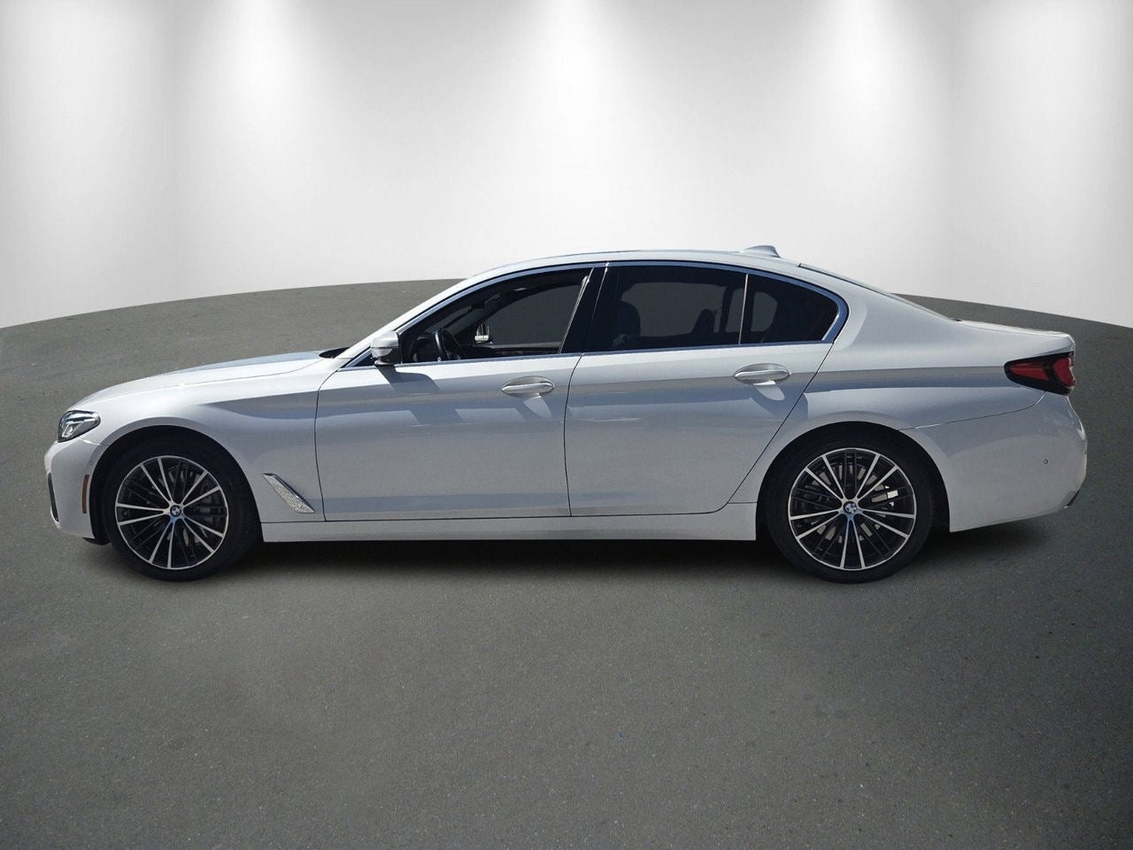 2021 BMW 5 Series 540i