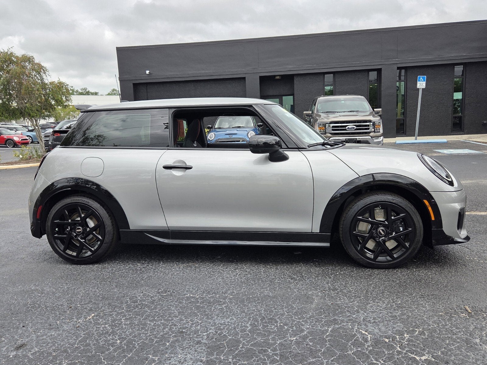 2026 MINI 2 DOOR ICONIC