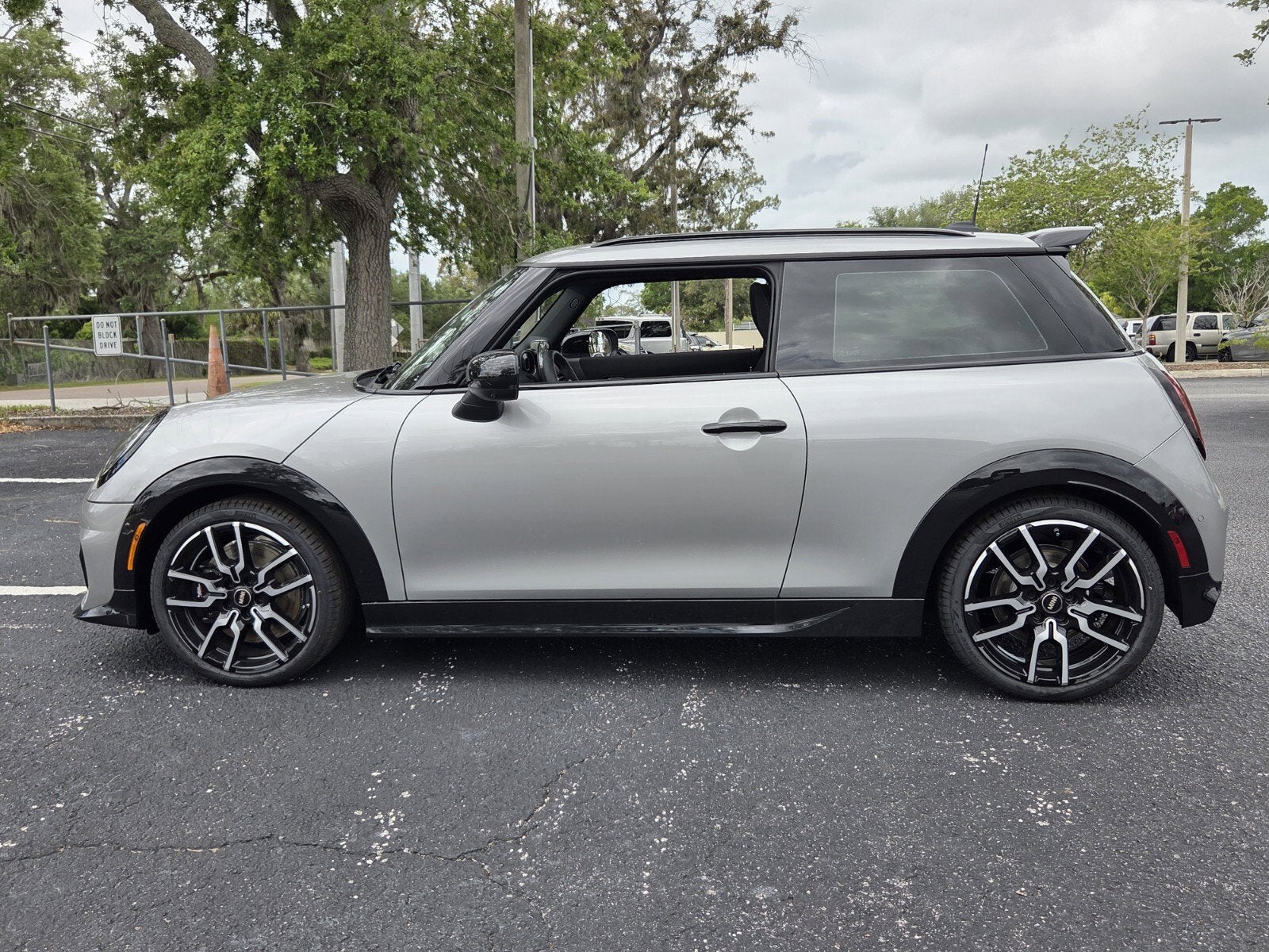 2026 MINI 2 DOOR ICONIC