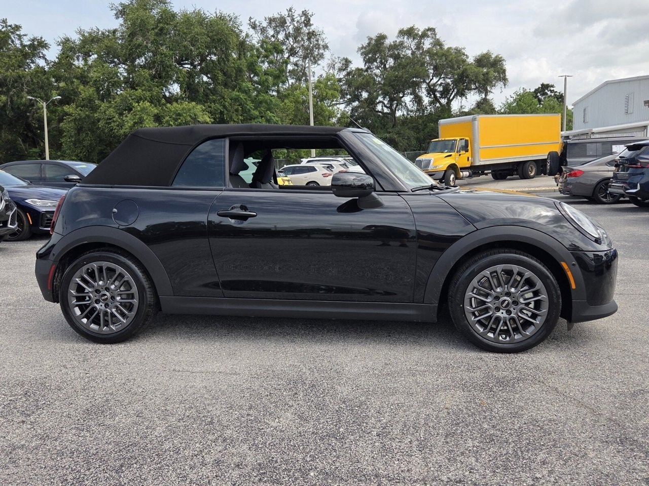 2026 MINI CONVERTIBLE SIGNATURE PLUS