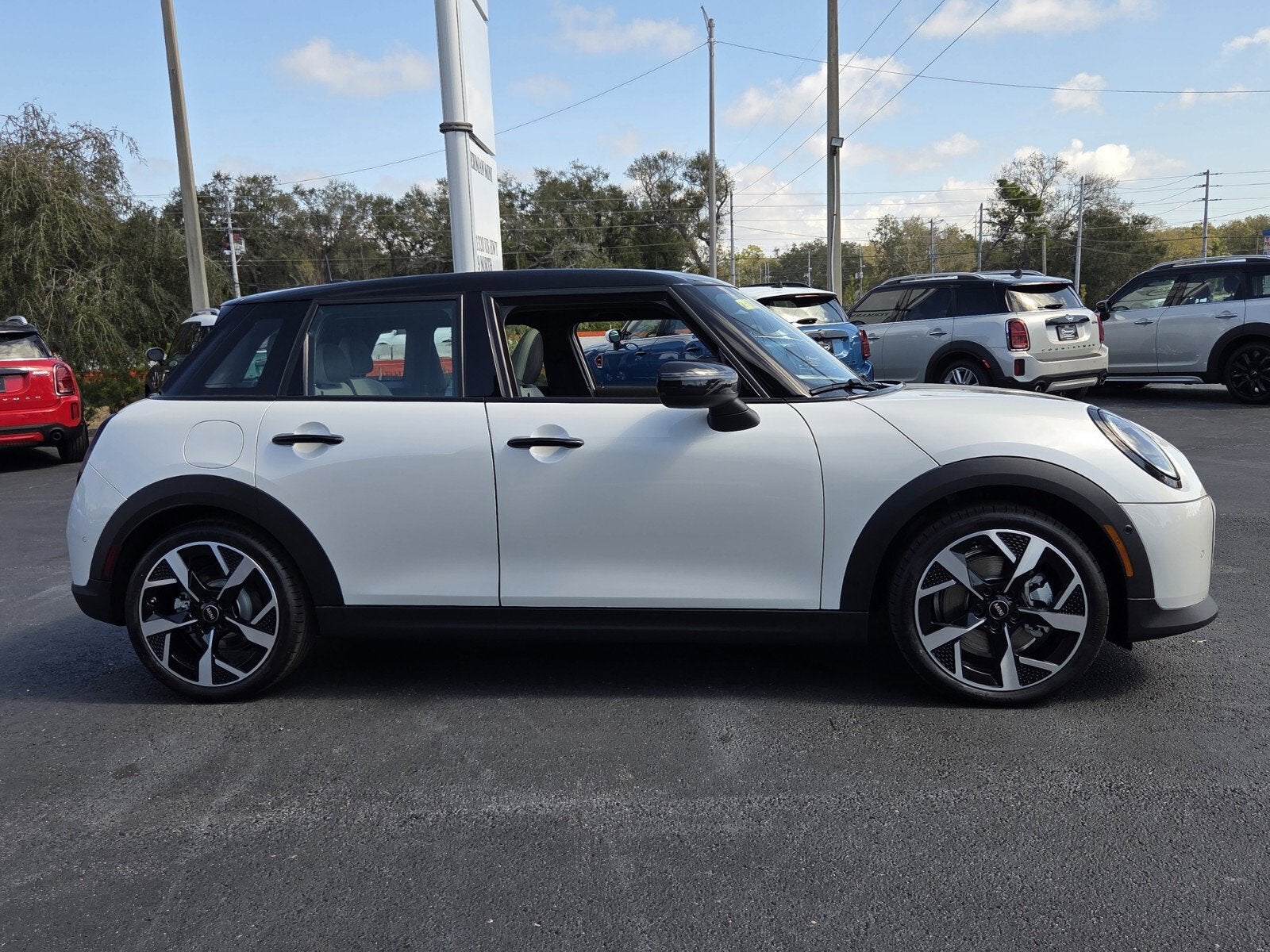2026 MINI Hardtop 4 Door Cooper Oxford Edition