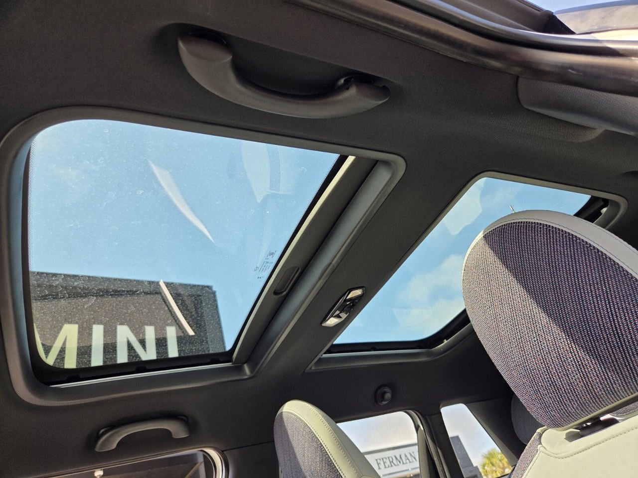 2026 MINI Hardtop 4 Door Cooper Oxford Edition