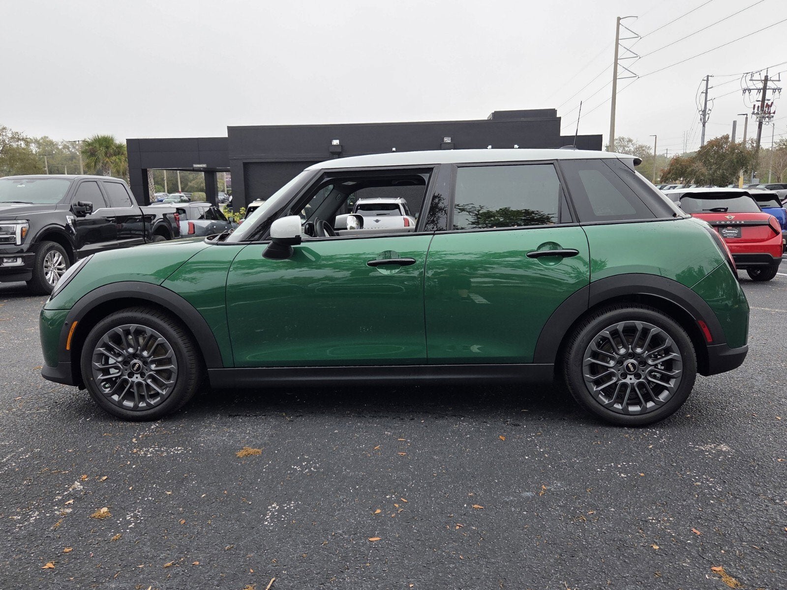 2026 MINI 4 DOOR SIGNATURE PLUS