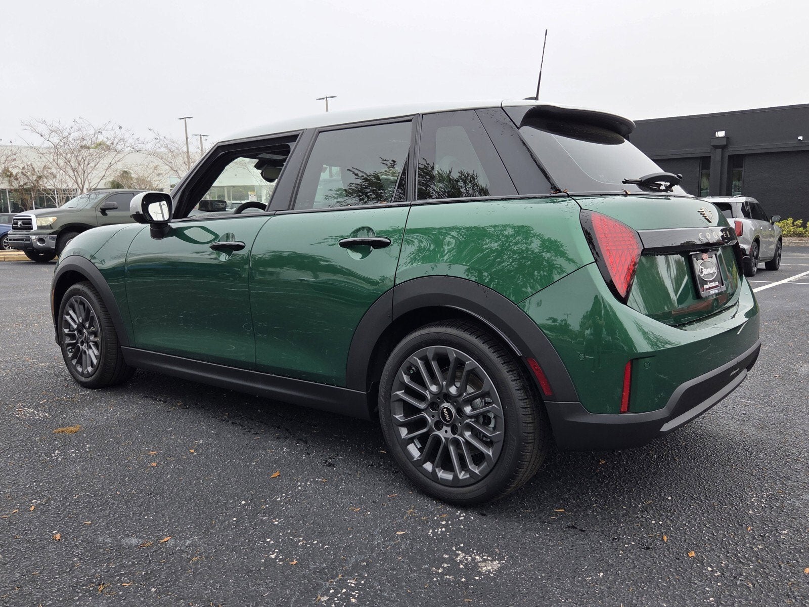 2026 MINI 4 DOOR SIGNATURE PLUS