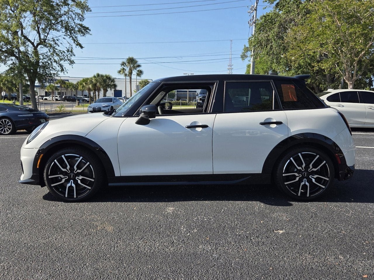 2026 MINI 4 DOOR ICONIC