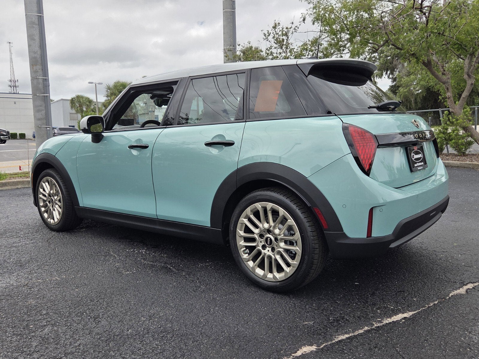 2026 MINI 4 DOOR SIGNATURE PLUS