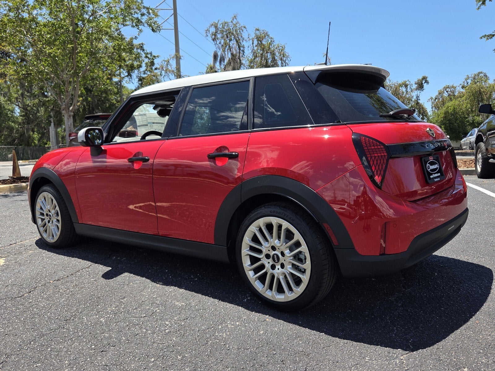 2026 MINI 4 DOOR SIGNATURE PLUS