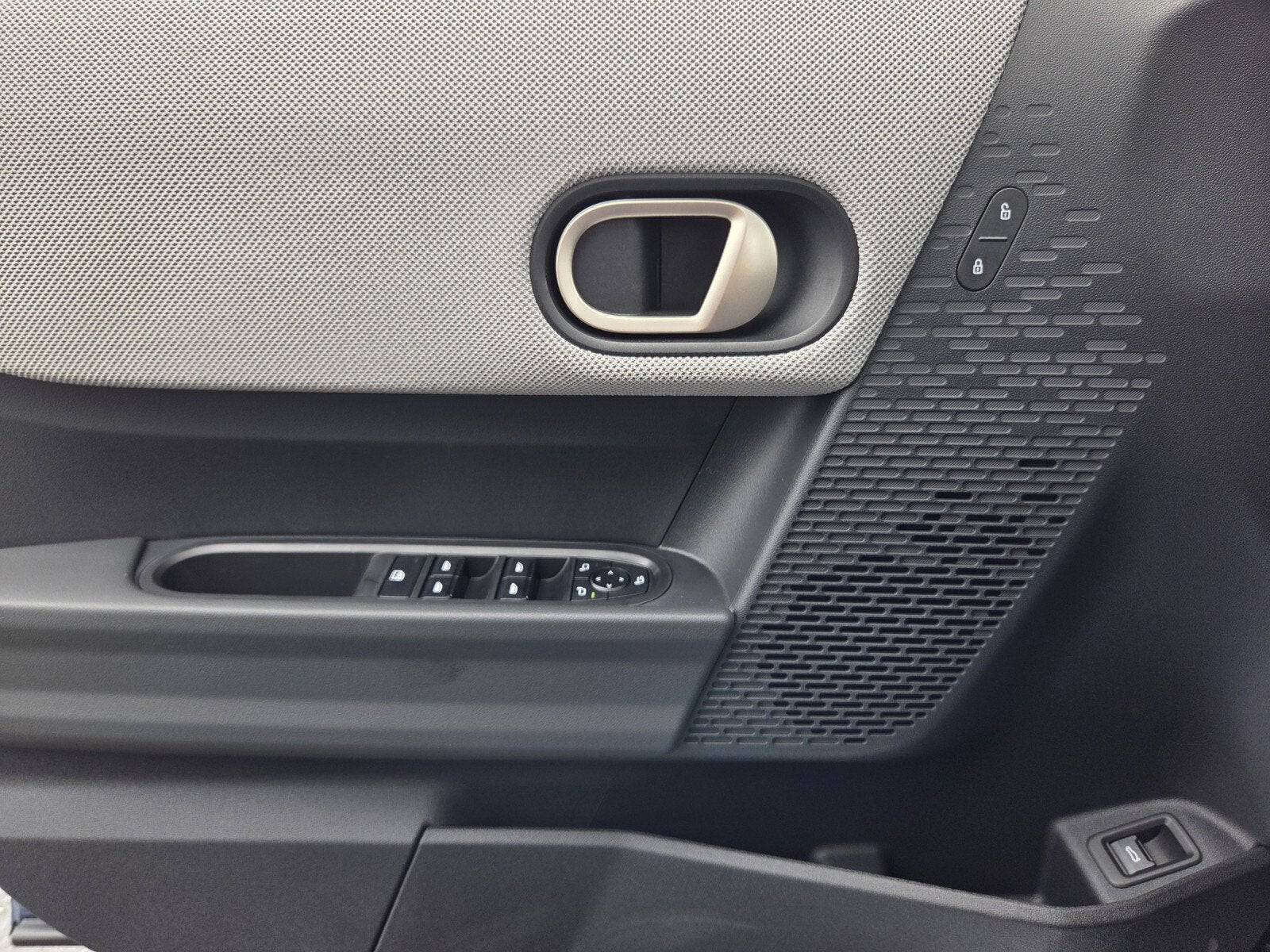 2026 MINI 4 DOOR ICONIC