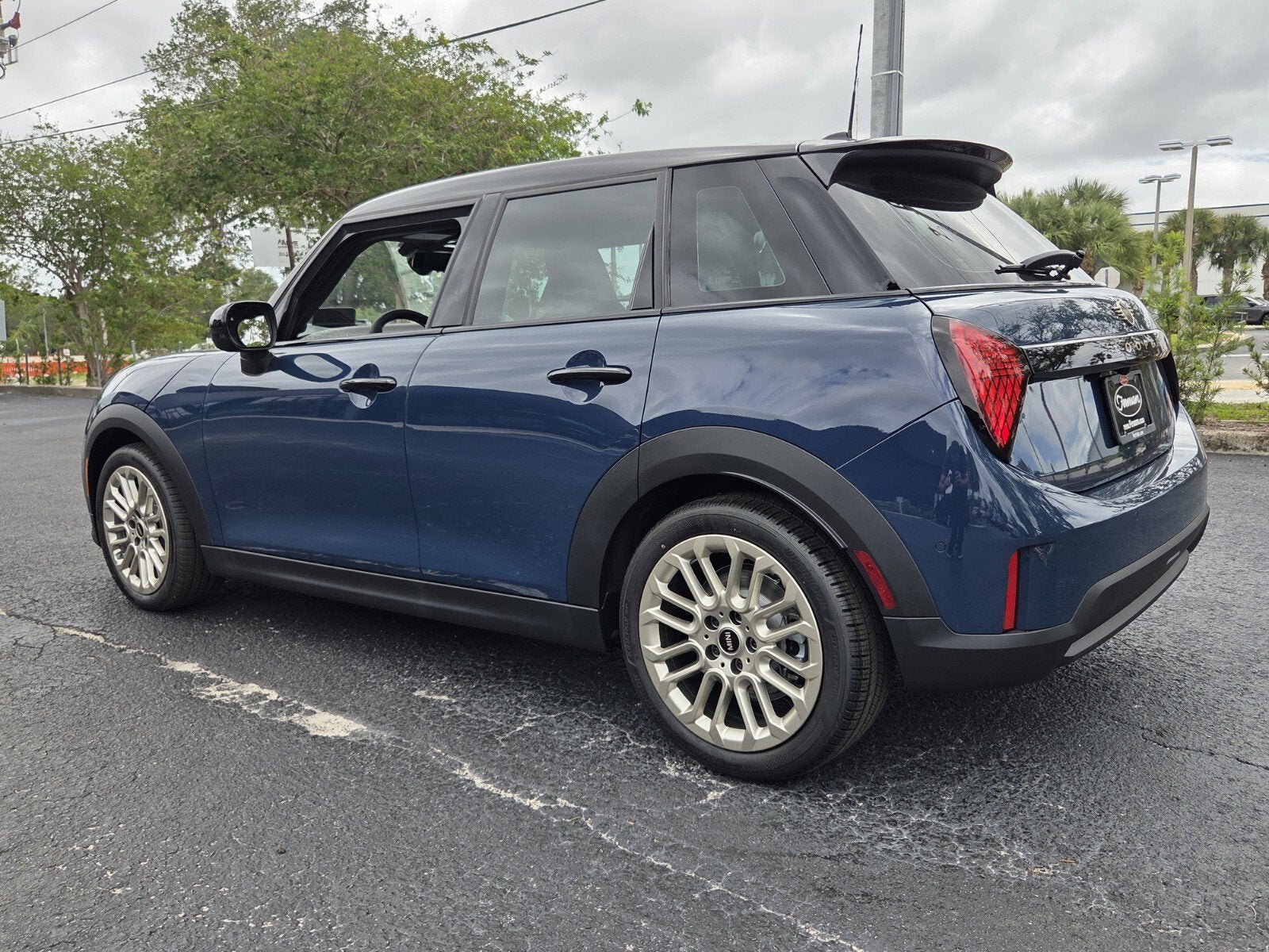 2026 MINI 4 DOOR ICONIC