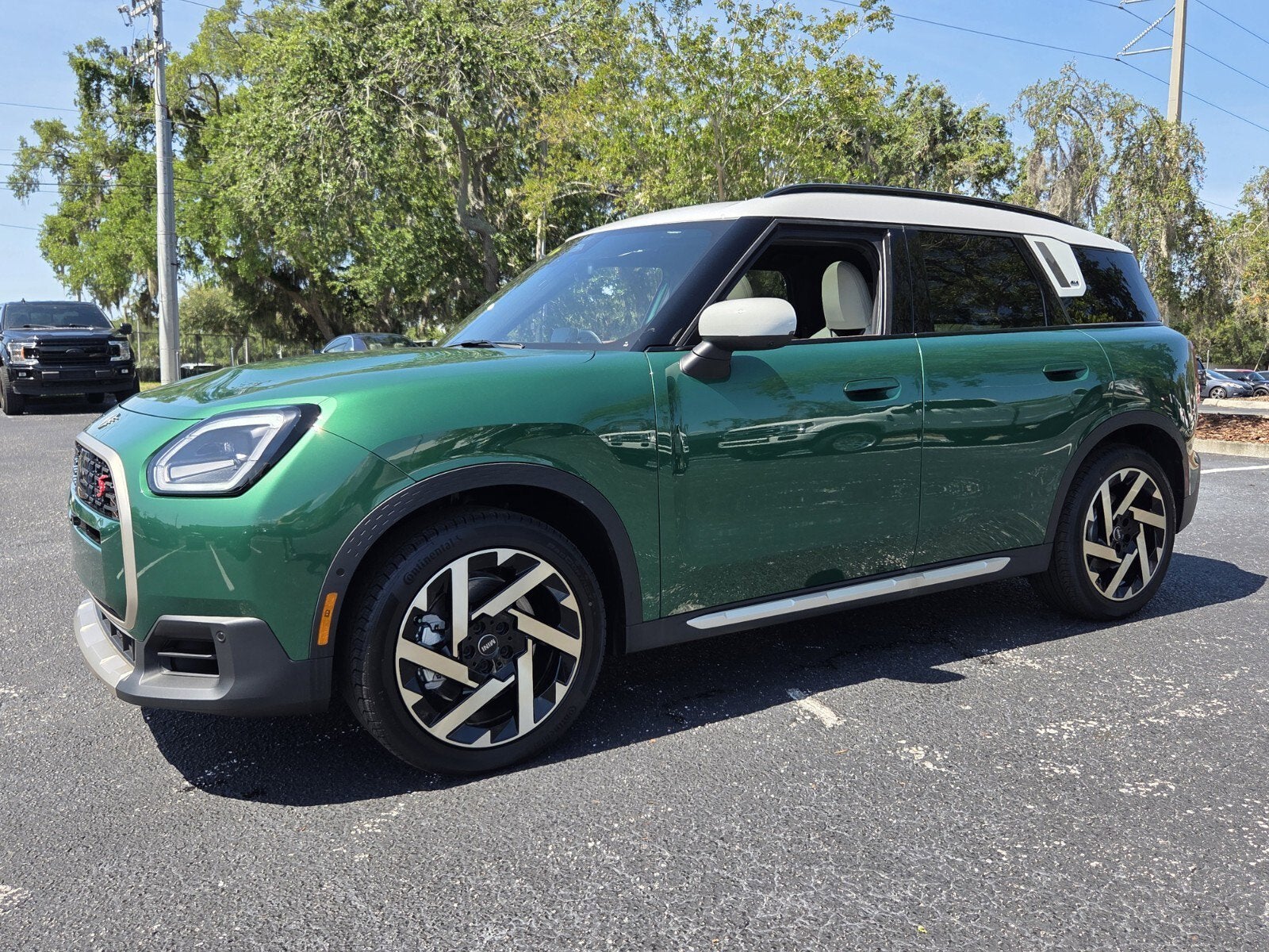 2027 MINI COUNTRYMAN ICONIC