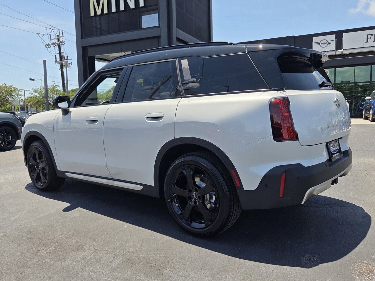 2027 MINI COUNTRYMAN ICONIC
