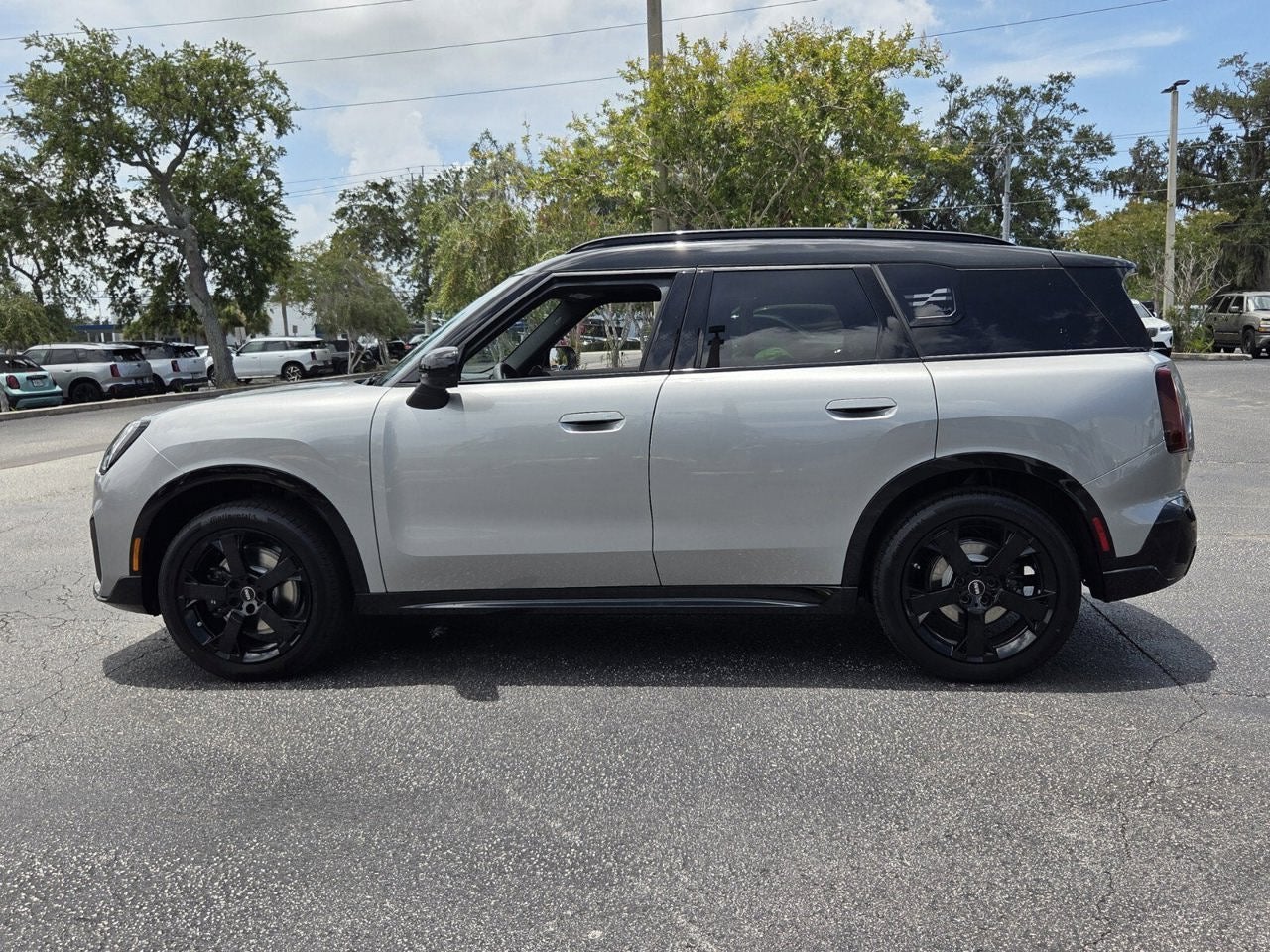 2027 MINI COUNTRYMAN ICONIC
