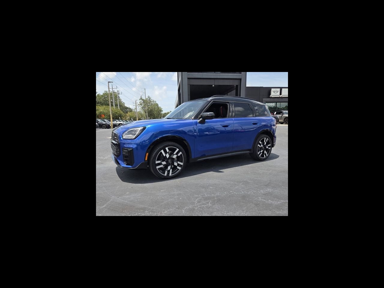 2027 MINI COUNTRYMAN ICONIC