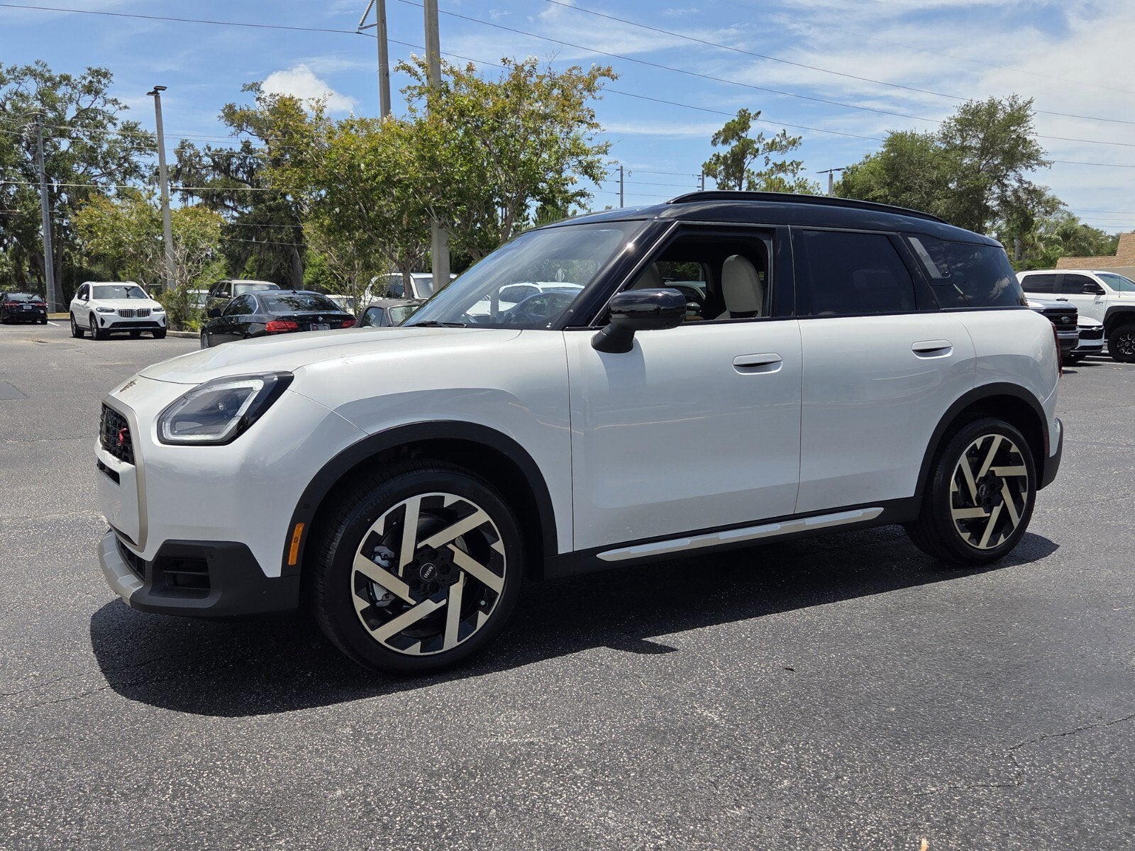 2027 MINI COUNTRYMAN ICONIC