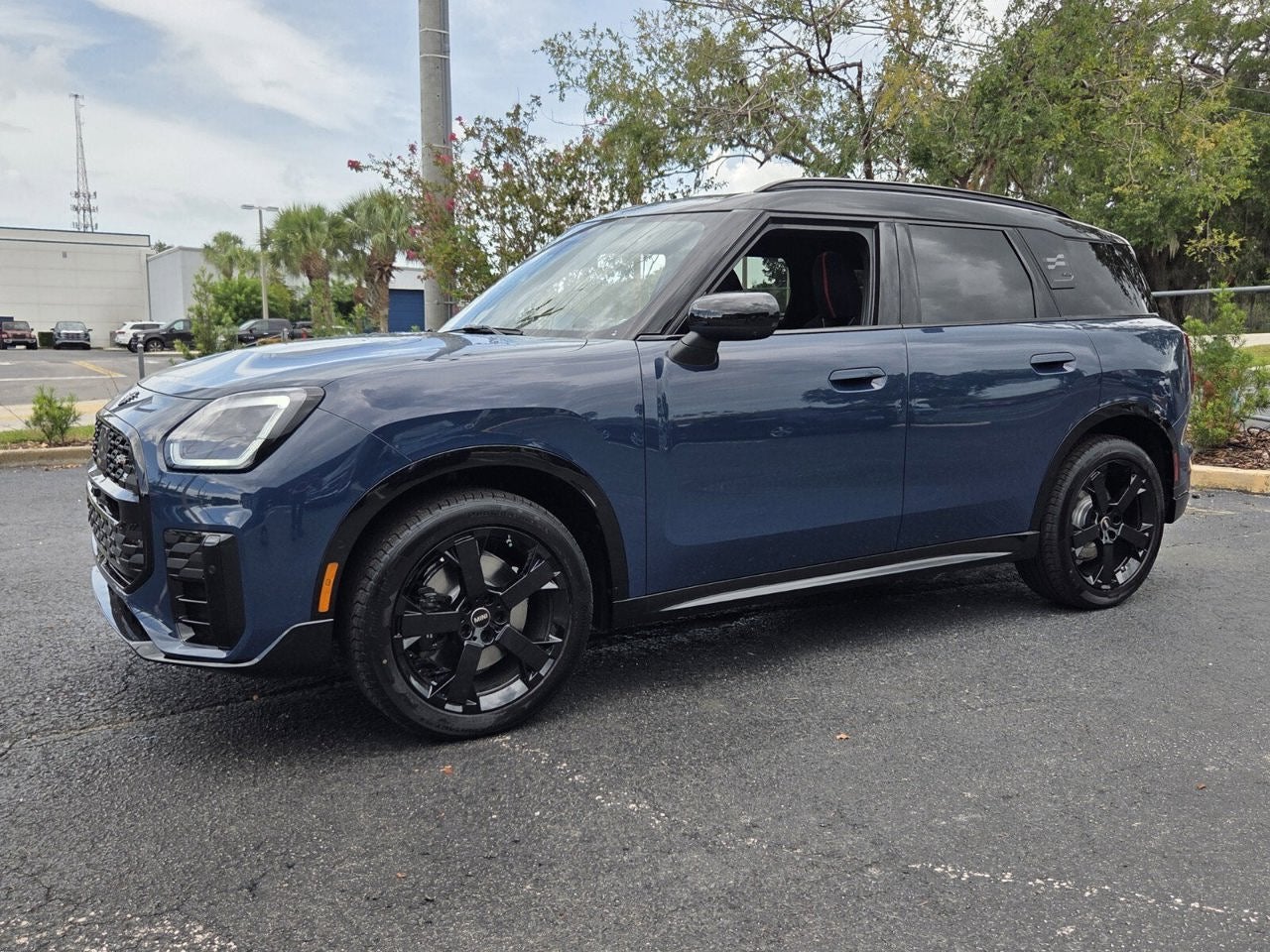 2027 MINI COUNTRYMAN ICONIC