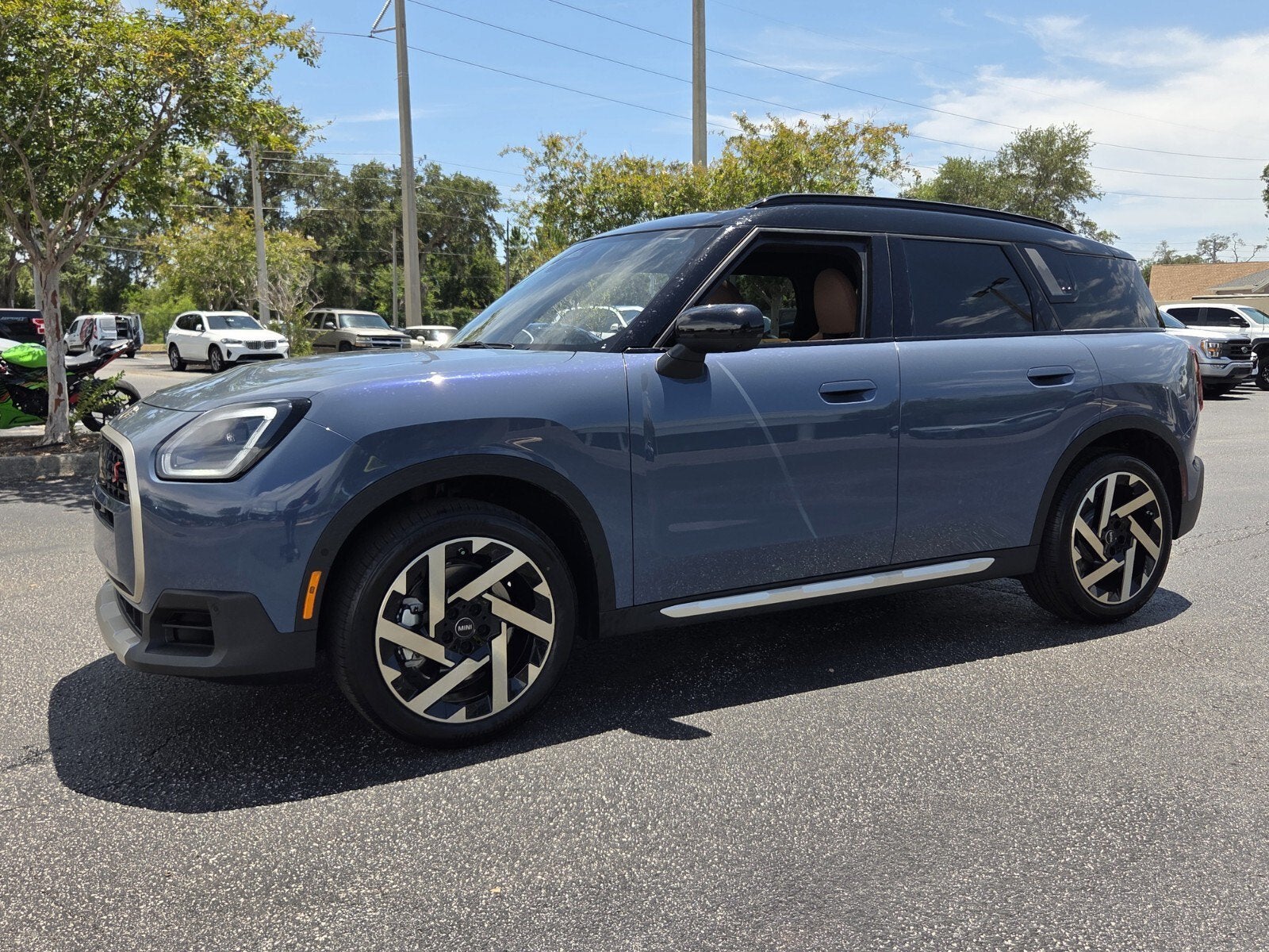 2027 MINI COUNTRYMAN ICONIC