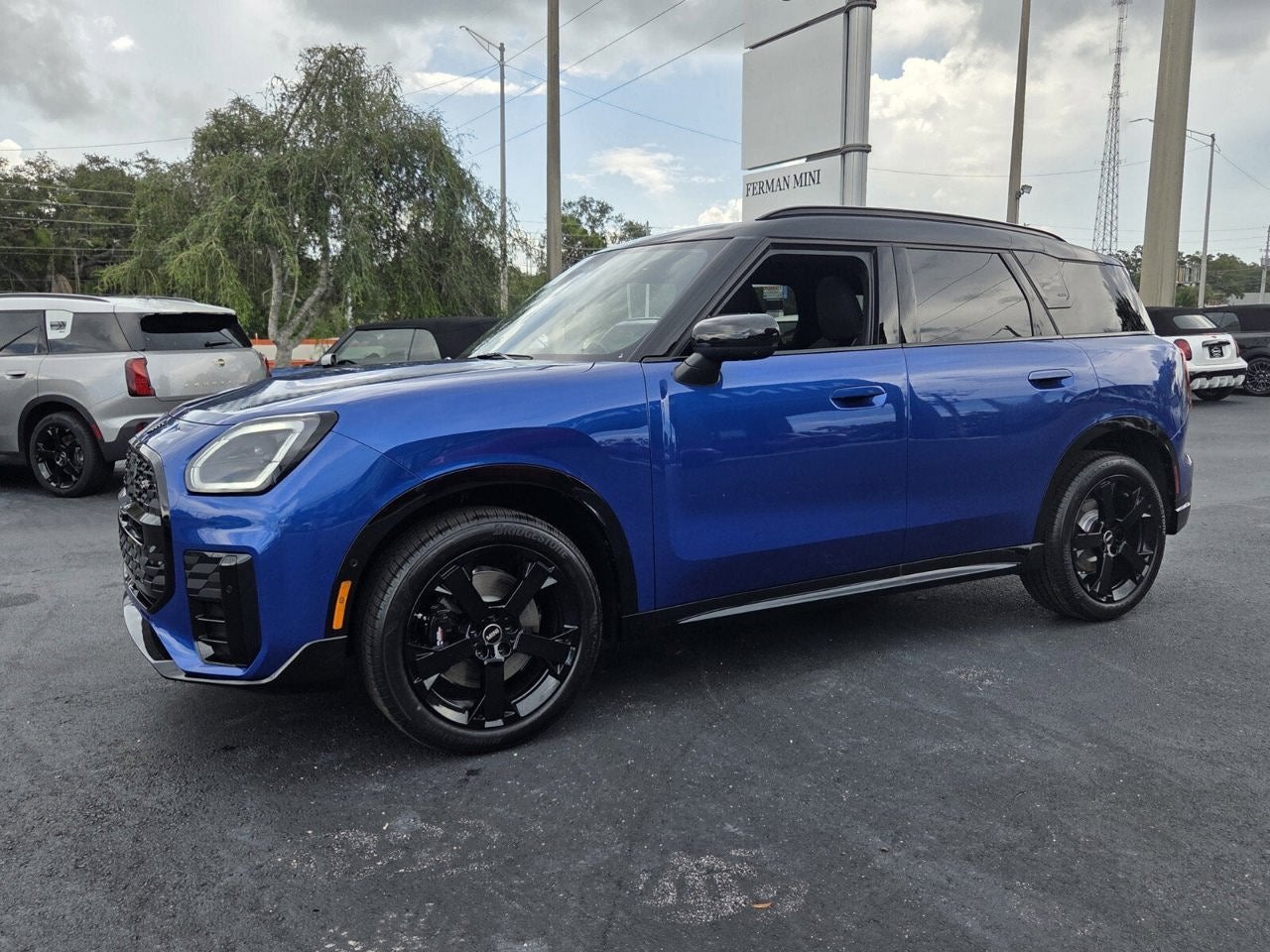 2027 MINI COUNTRYMAN ICONIC