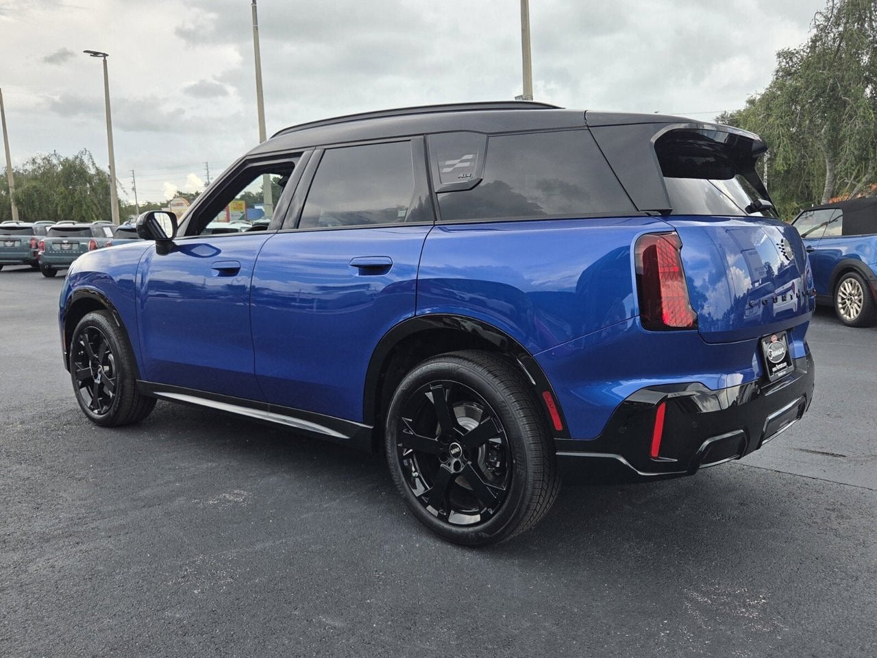 2027 MINI COUNTRYMAN ICONIC