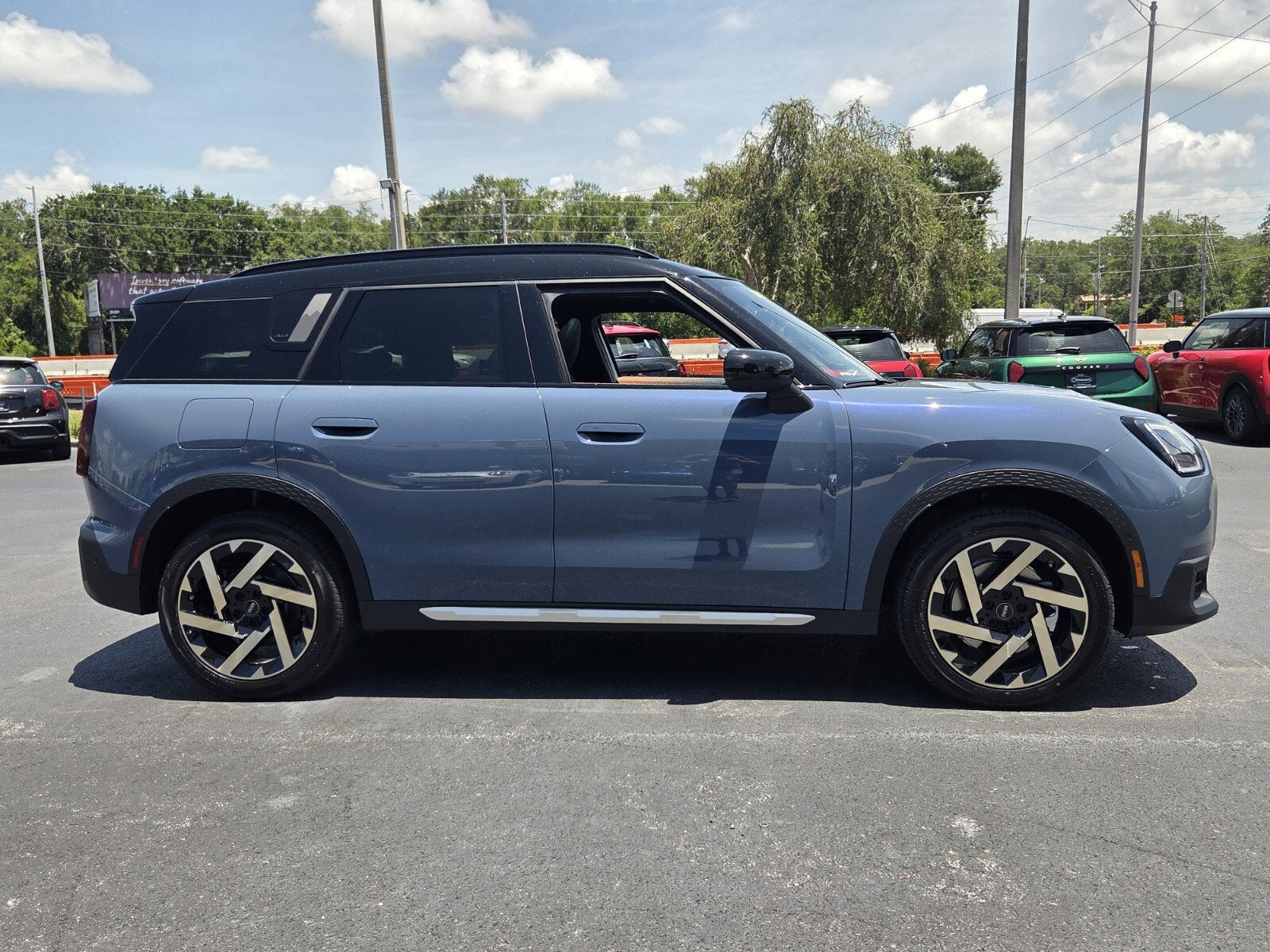 2027 MINI COUNTRYMAN ICONIC