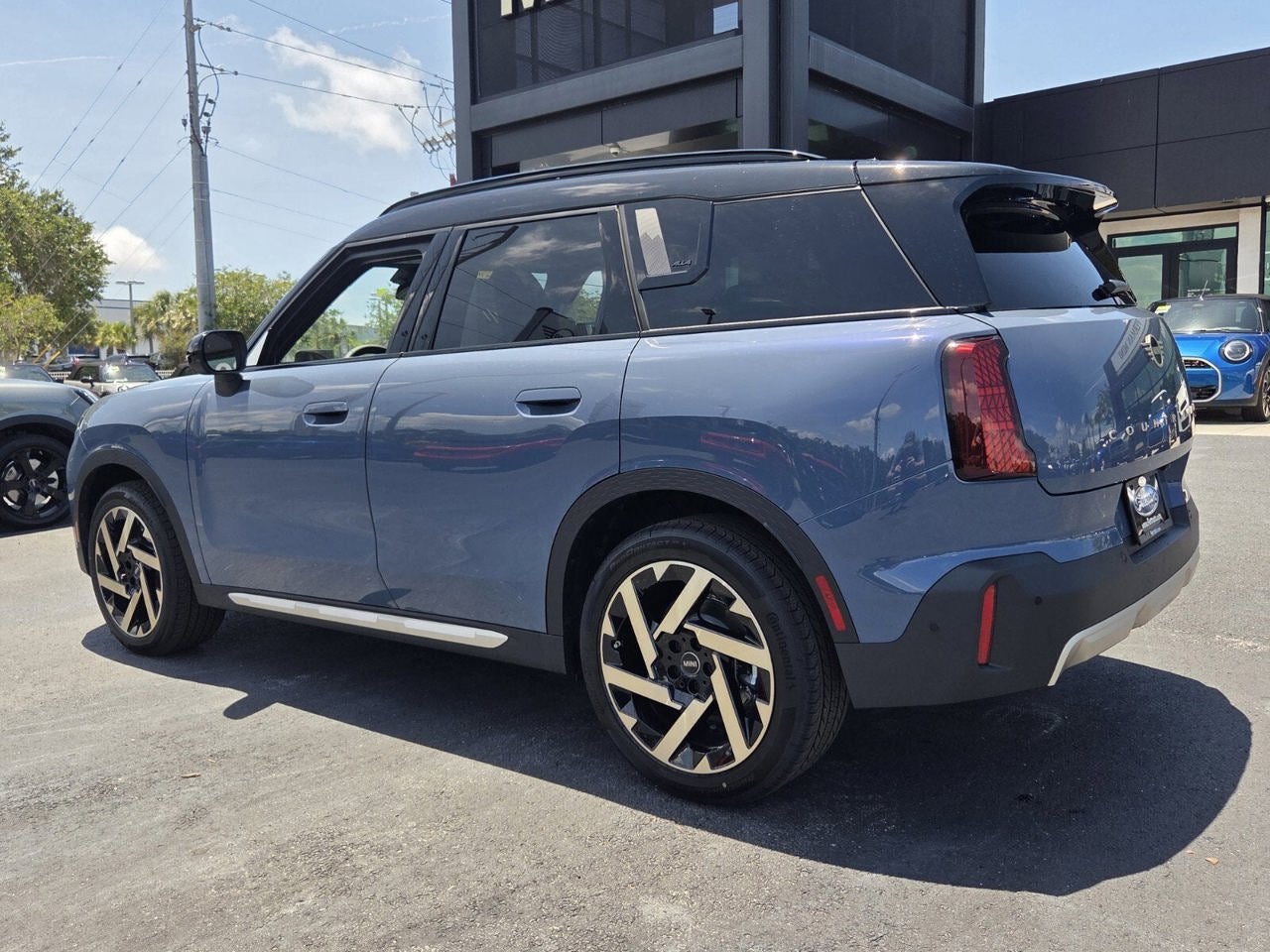 2027 MINI COUNTRYMAN ICONIC
