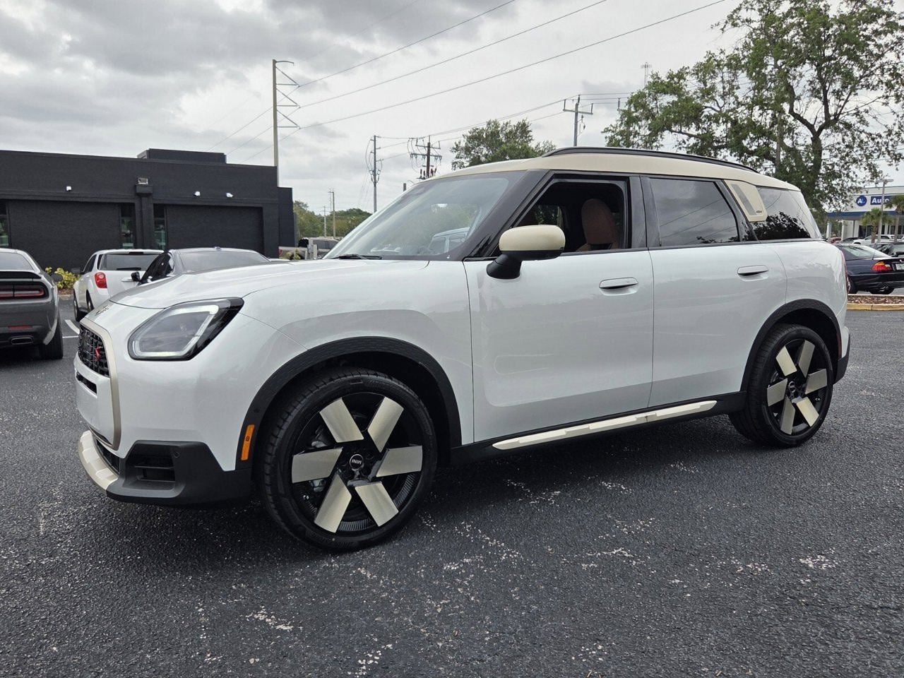 2027 MINI COUNTRYMAN ICONIC