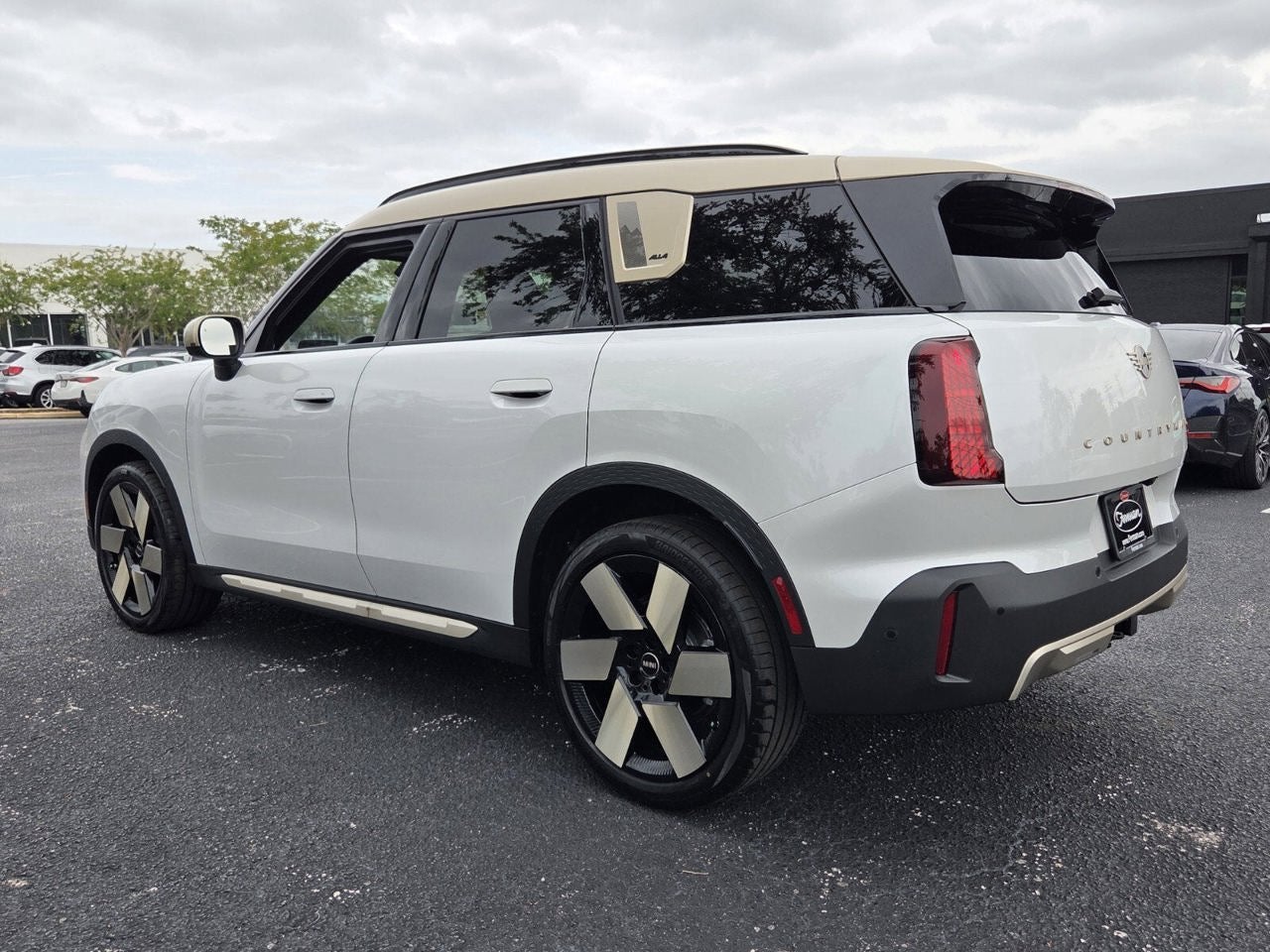 2027 MINI COUNTRYMAN ICONIC