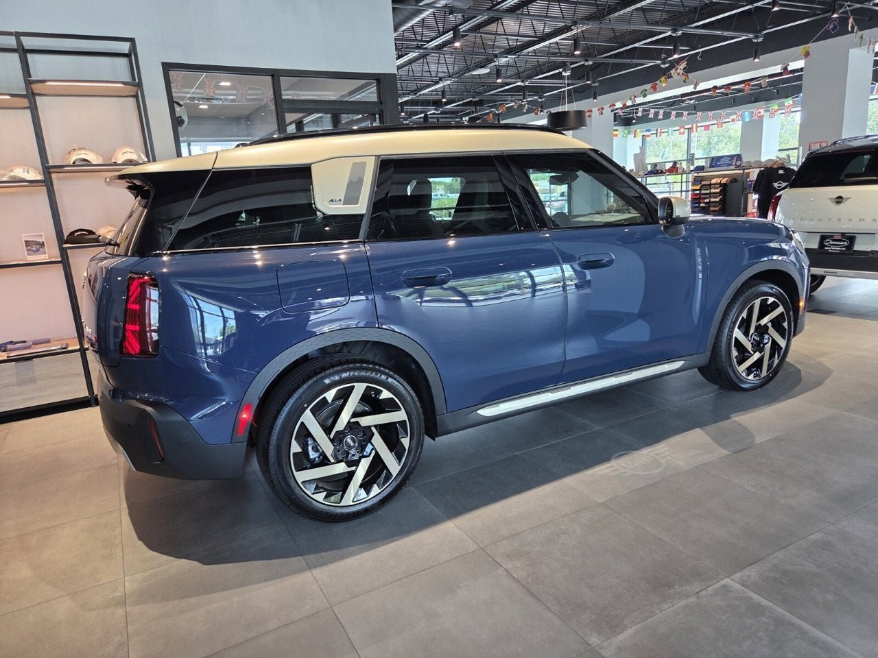 2027 MINI COUNTRYMAN ICONIC