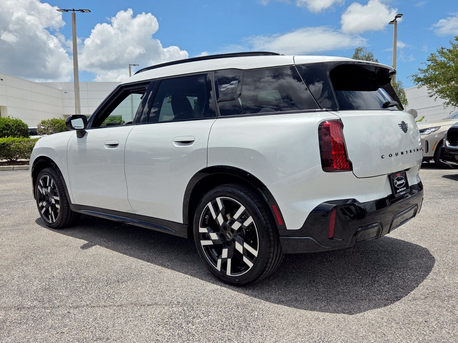 2027 MINI COUNTRYMAN ICONIC