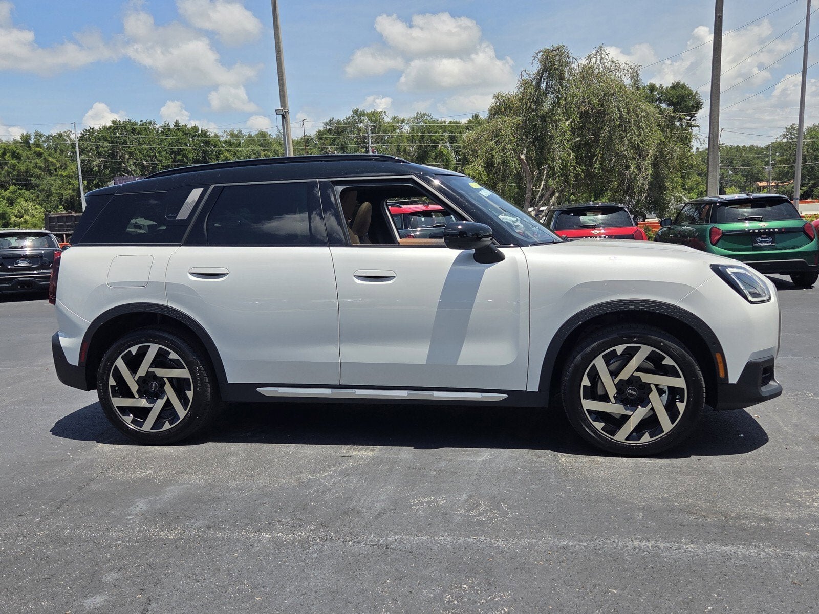 2027 MINI COUNTRYMAN ICONIC
