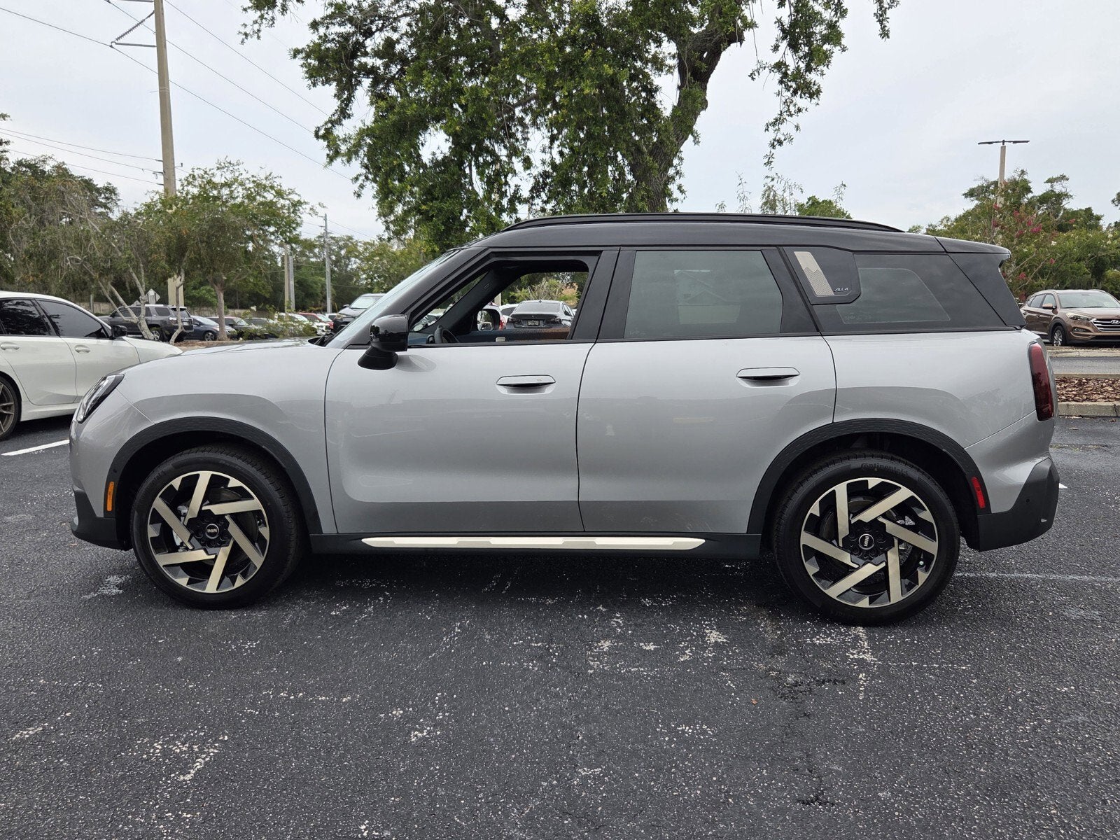 2027 MINI COUNTRYMAN SIGNATURE PLUS
