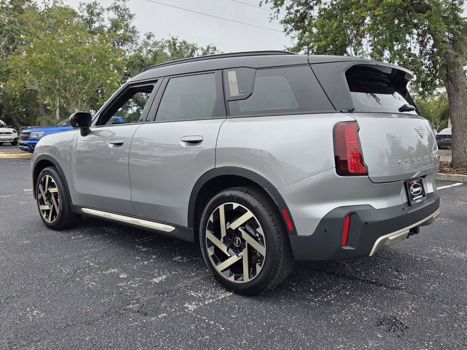 2027 MINI COUNTRYMAN SIGNATURE PLUS