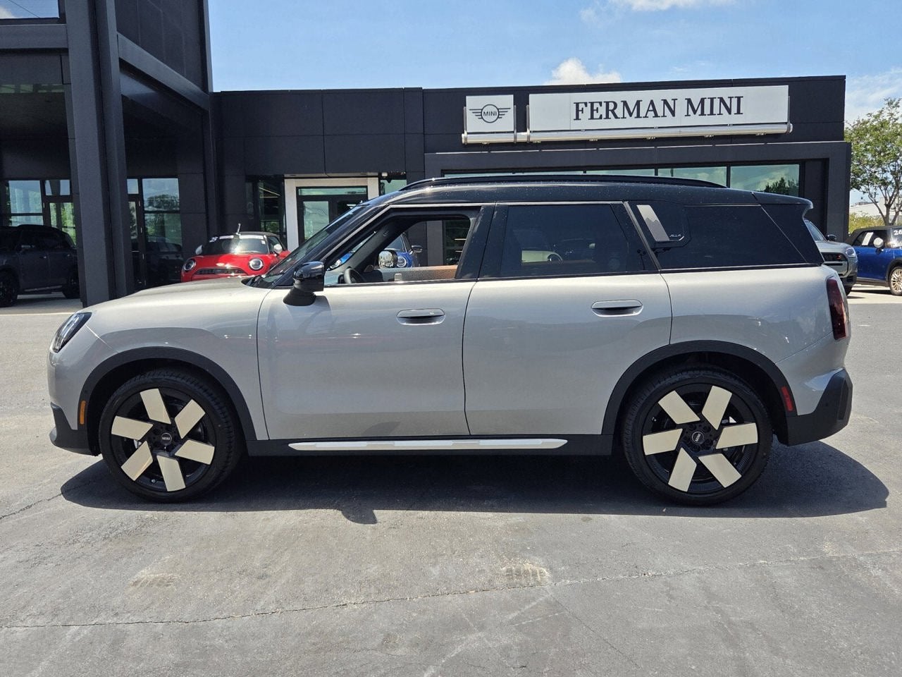 2027 MINI COUNTRYMAN ICONIC