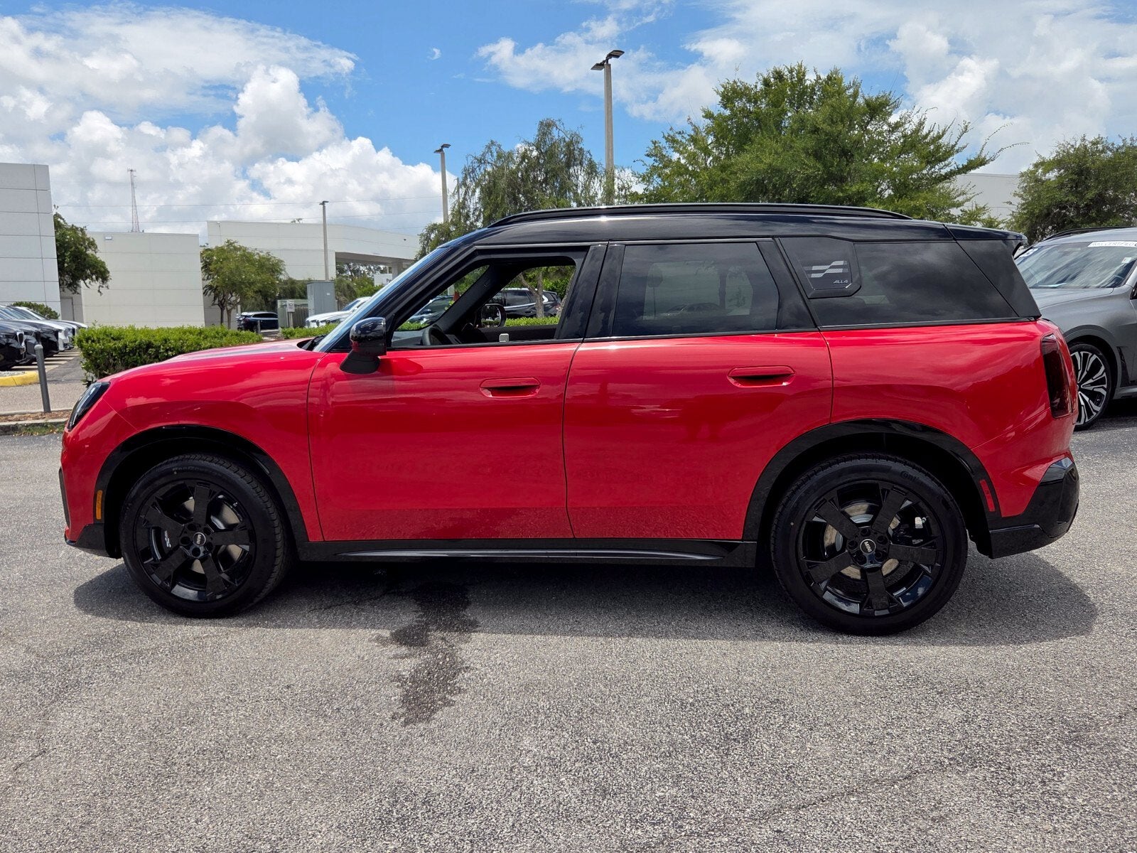 2027 MINI COUNTRYMAN ICONIC