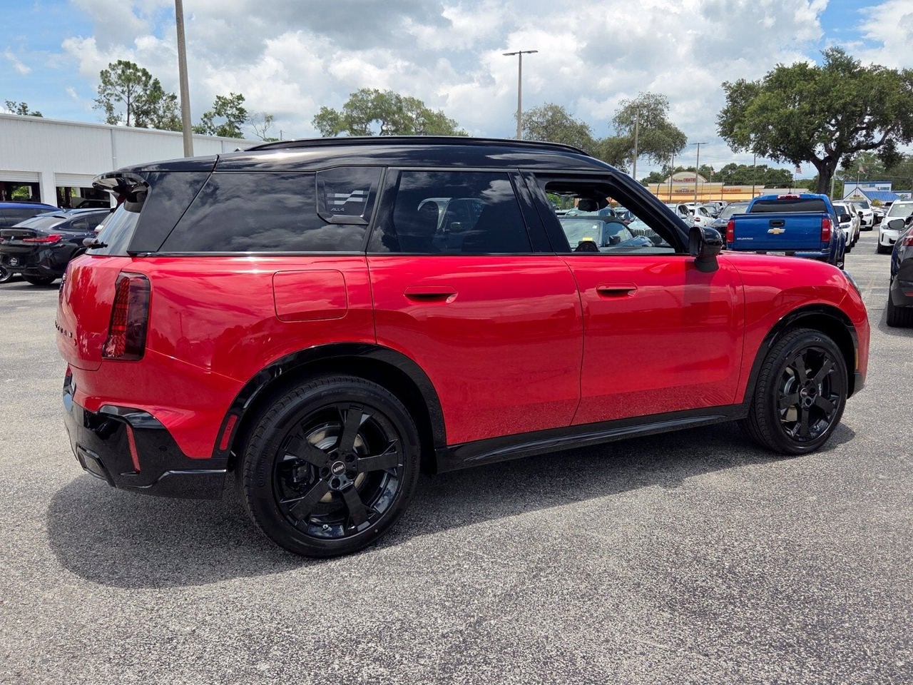 2027 MINI COUNTRYMAN ICONIC