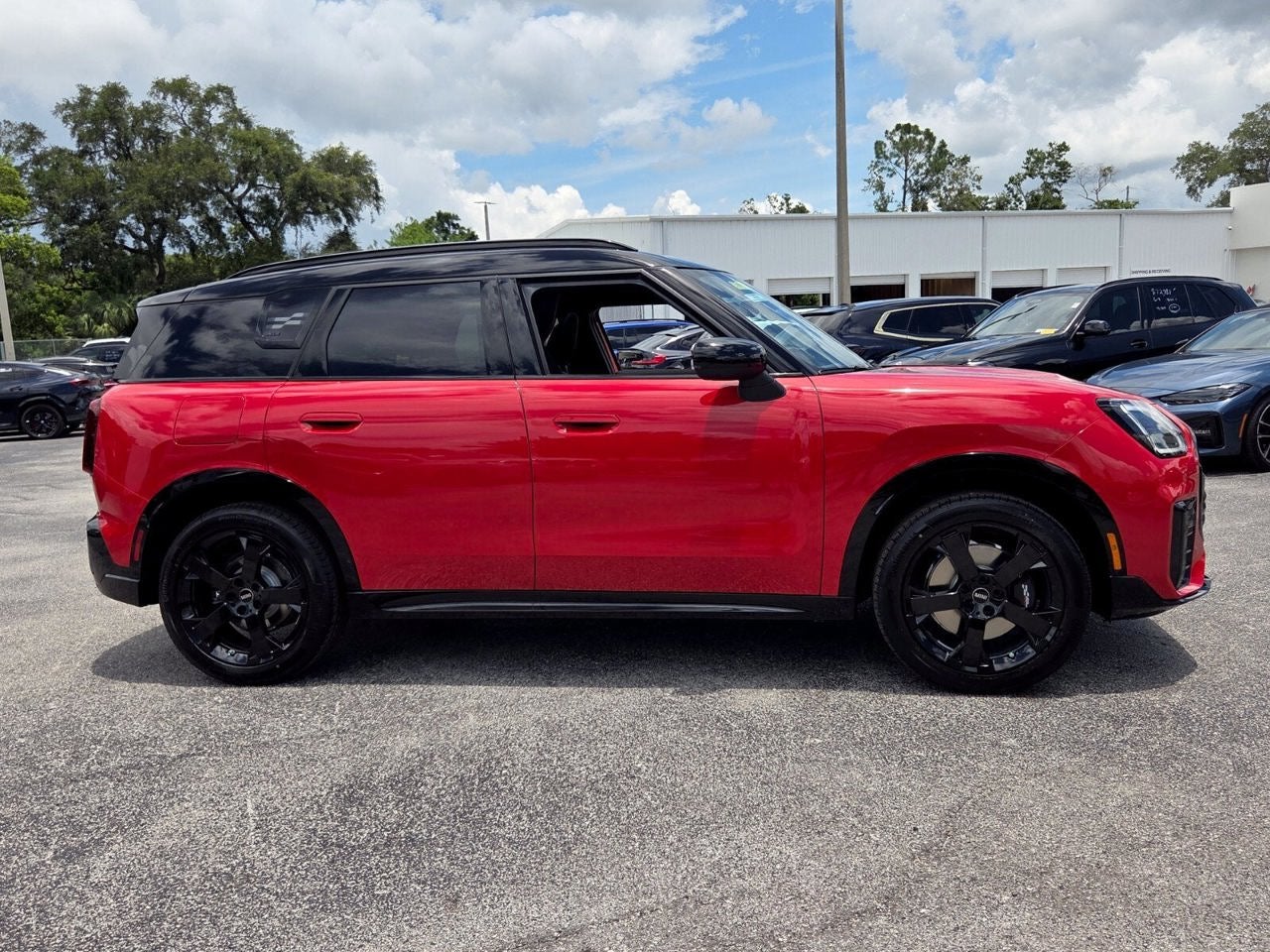 2027 MINI COUNTRYMAN ICONIC