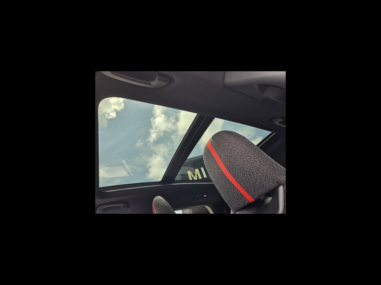 2027 MINI COUNTRYMAN ICONIC
