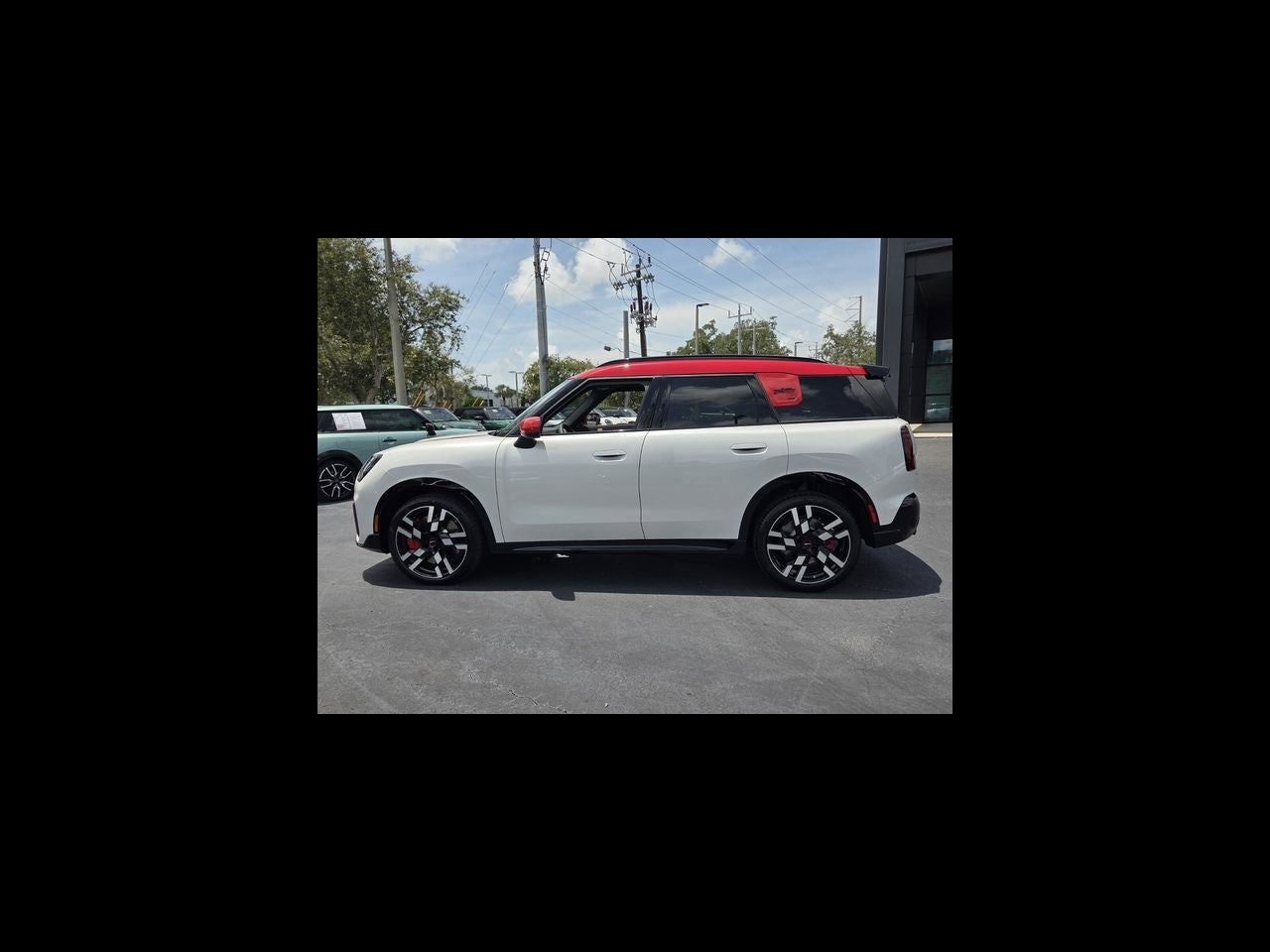 2027 MINI COUNTRYMAN ICONIC
