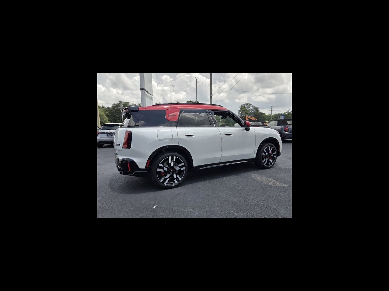 2027 MINI COUNTRYMAN ICONIC