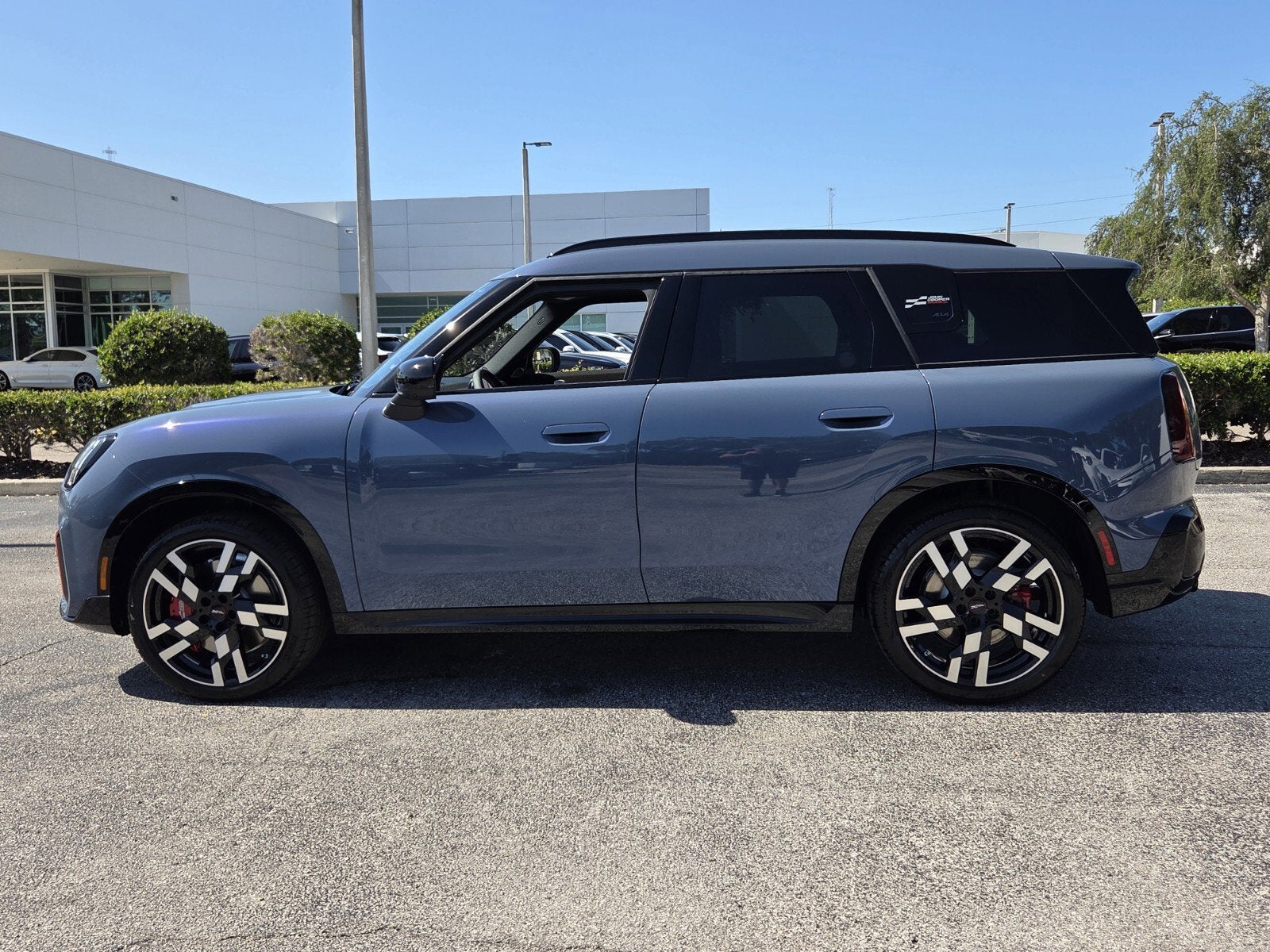 2027 MINI COUNTRYMAN ICONIC