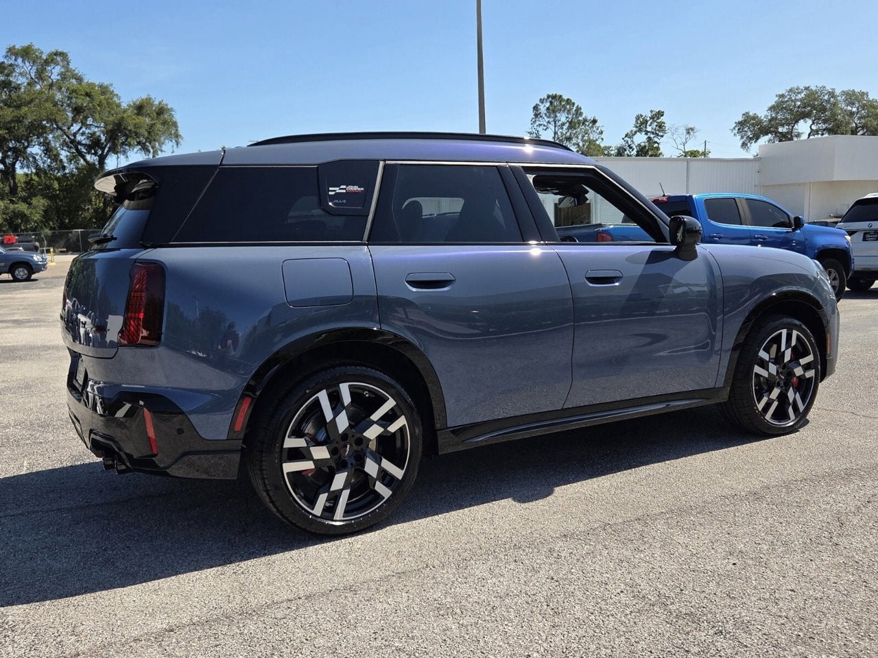 2027 MINI COUNTRYMAN ICONIC
